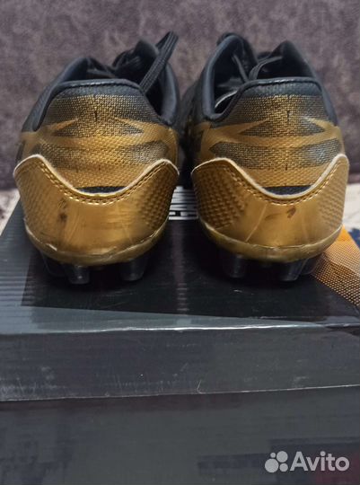 Футбольные бутсы