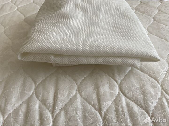 Новый детский матрас и наматрасник