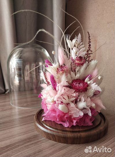 Композиция из сухоцветов в колбе