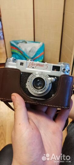 Плёночный фотоаппарат зоркий 5 красная надпись