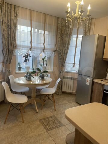 2-к. квартира, 60 м², 4/17 эт.