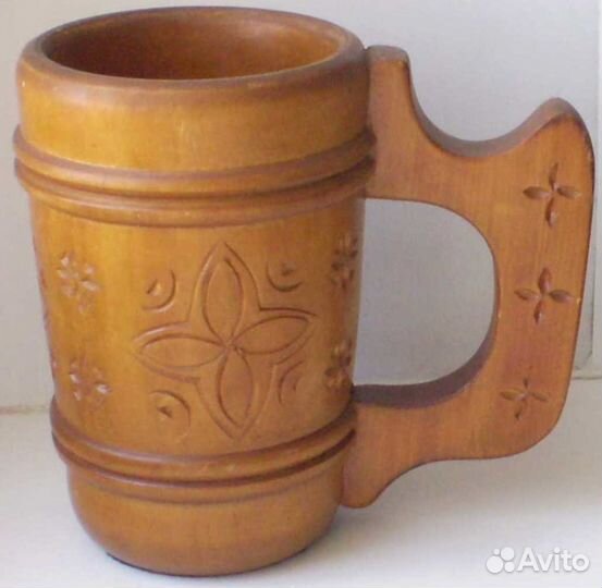 Большая деревянная пивная кружка с ручкой