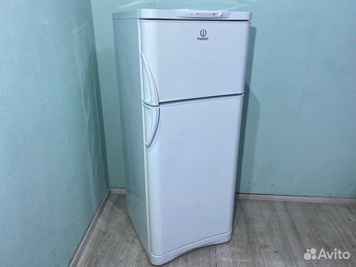 Холодильник Indesit