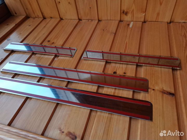 Накладки на пороги opel астра j новые