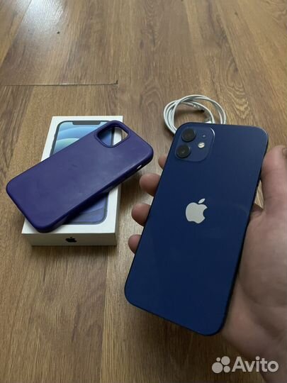 iPhone 12, 64 ГБ