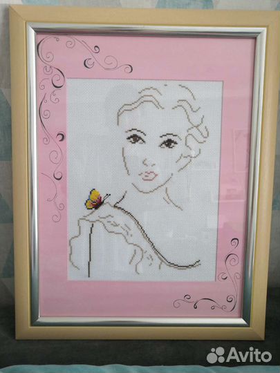 Картина с вышивкой