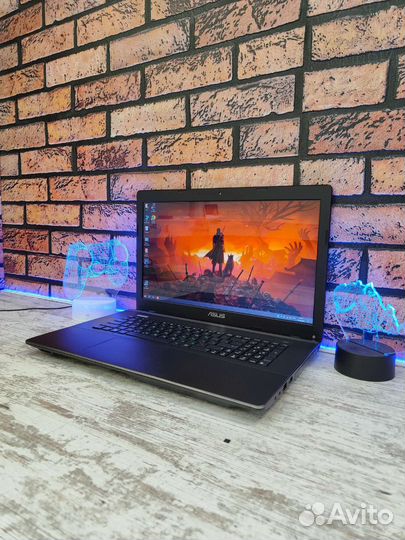 Игровой 17,3д asus i7 4Gb Видео 12 озу SSD