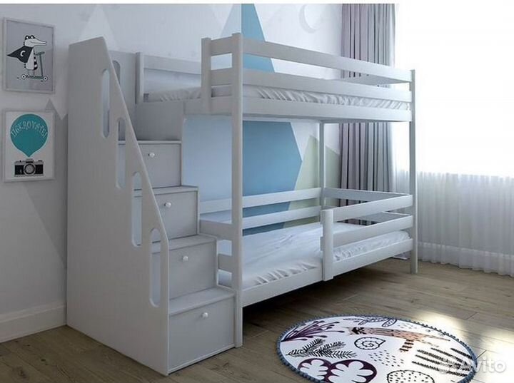 Двухъярусная детская кровать с лестницей комодом