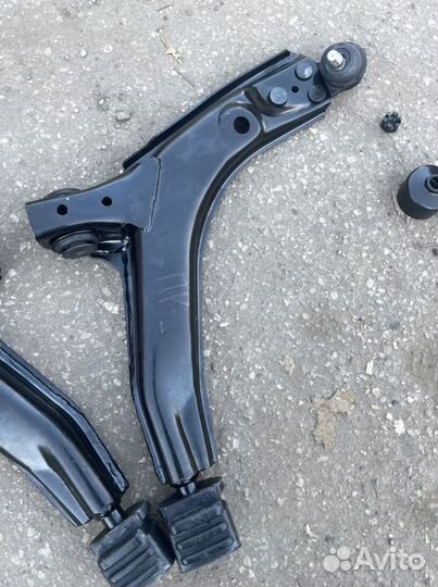 Рычаг левый правый Сенс Ланос Шанс Заз Шевролет