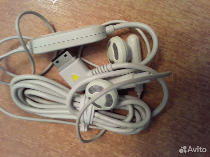 Наушники для телефона