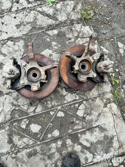 Поворотные кулаки всборе альмера n16 1.8