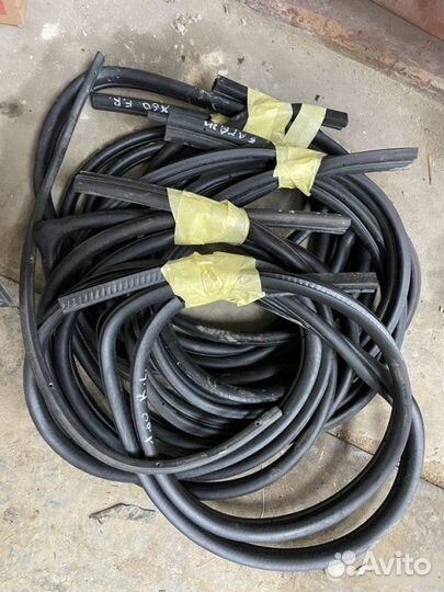 Уплотнитель двери Lifan X60