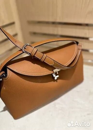 Toteme сумка. Натуральная кожа