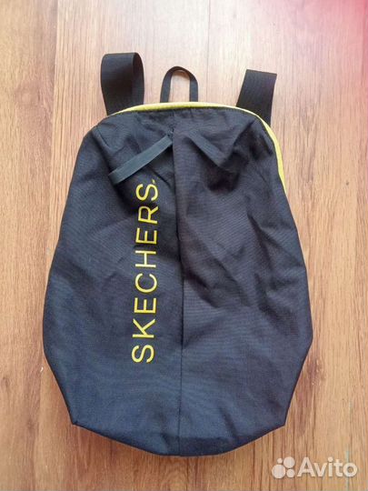 Продам детский рюкзак Sketches