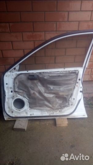 Четыре двери Ниссан ад Y11 2002г