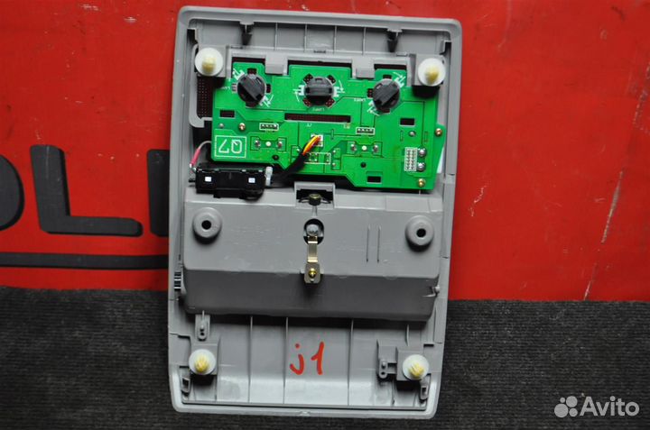 Светильник салона toyota prius NHW20