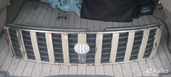 Решетка радиатора Nissan bassara