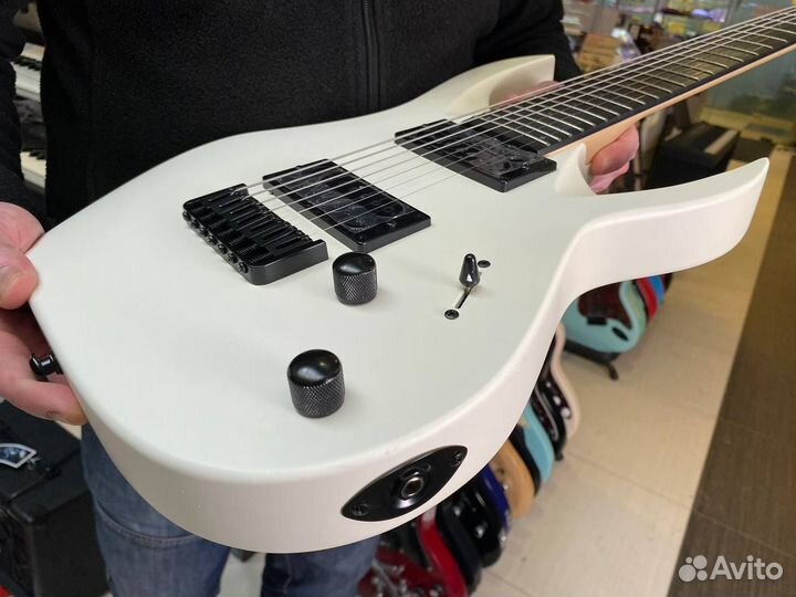 7 струнная электрогитара