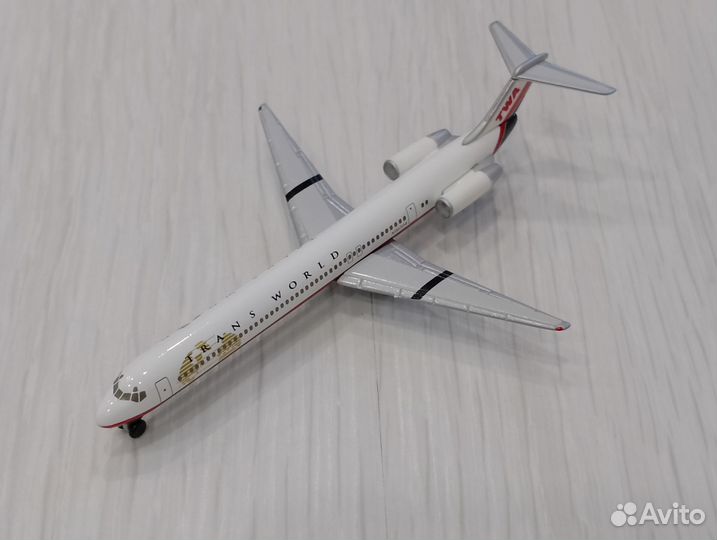 Самолёт в коробке. McDonnell Douglas MD-83 