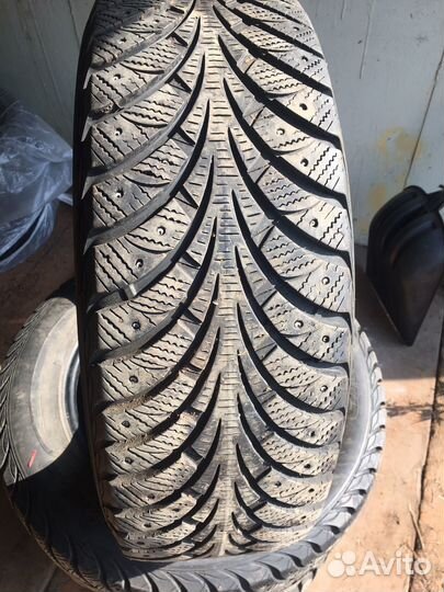 Sava Eskimo Stud 215/65 R16