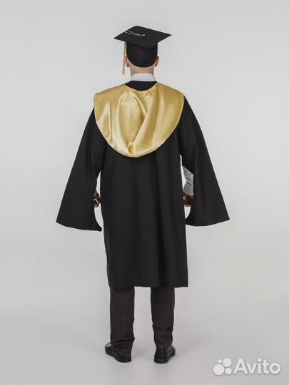 Мантия магистра с золотым капюшоном и шапочкой