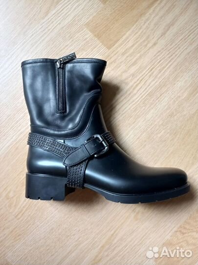 Резиновые сапоги 36 размер (новые)