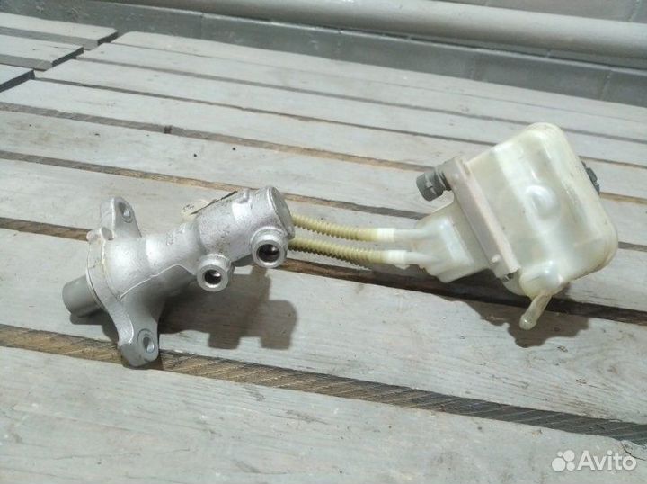 Главный тормозной цилиндр Opel Meriva 1.6 2007