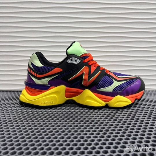 Женские кроссовки New Balance 9060