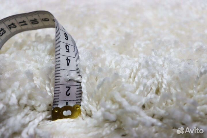 Ковер белый пушистый