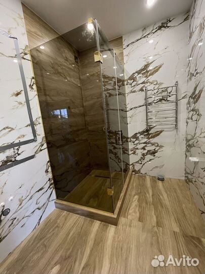 Стеклянная перегородка для душа