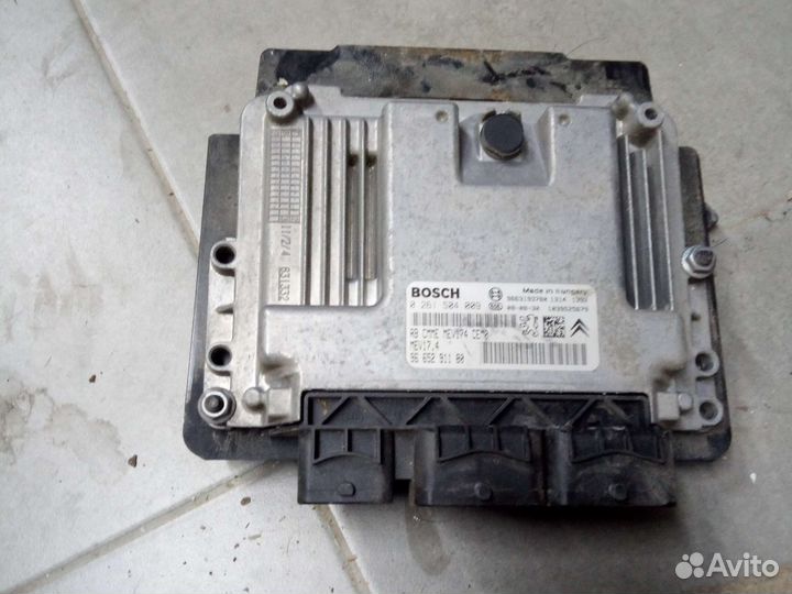 Блок управления двигателем Citroen C4 Peugeot 308