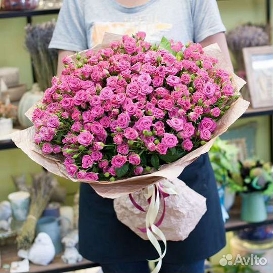 Кустовые розы Розовые бежевые доставка