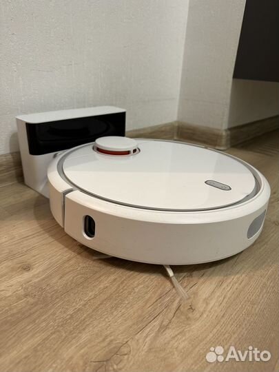 Робот пылесос Xiaomi Vacuum Cleaner (sdjqr01RR)