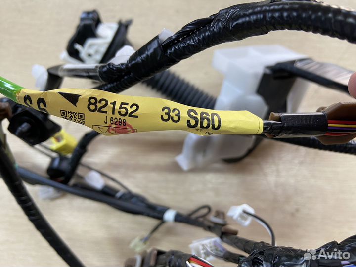 Проводка в переднюю левую дверь Toyota Camry 75