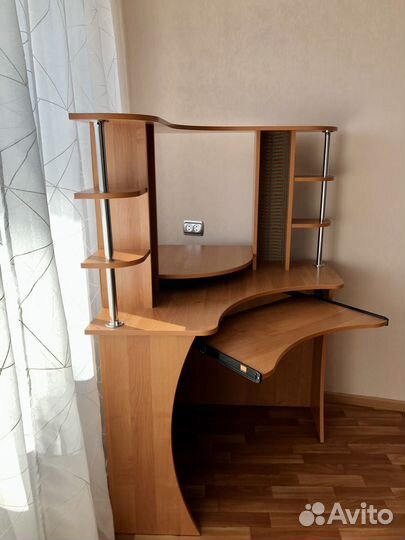 Компьютерный угловой письменный стол бу