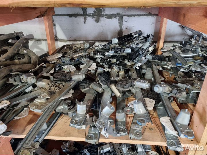 Электроподъемник стекла Рено Логан Ларгус