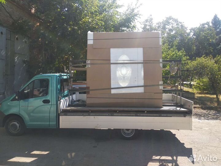 Газель с пирамидой, доставка окон, зеркал, стеклоп