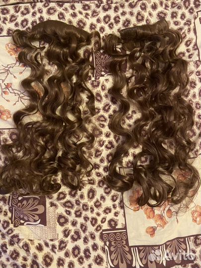 Волосы на заколках и натуральные на капсулах