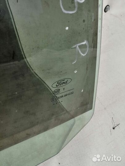 Стекло двери задней правой Ford Focus 2