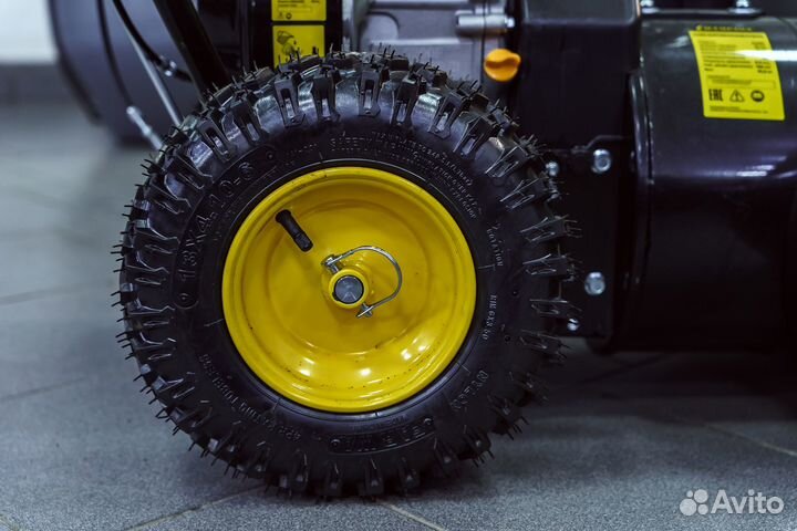 Снегоуборщик champion 661 ST витрина