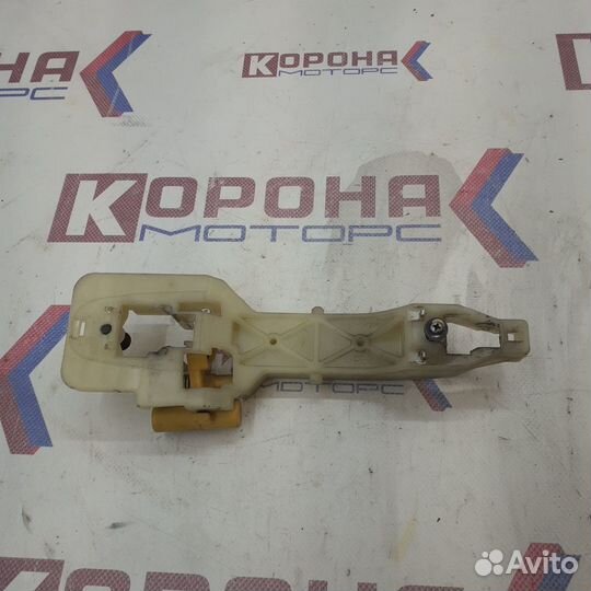 Кронштейн ручки задней правой двери hyundai sonat