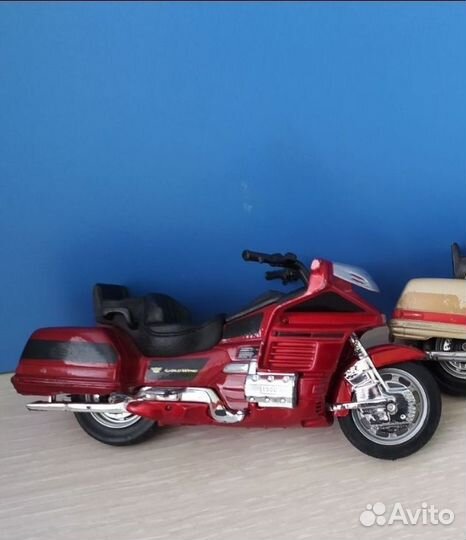 Разные игрушки машины в коллекцию и играть