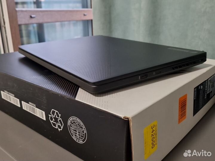 Asus rog zephyrus m16