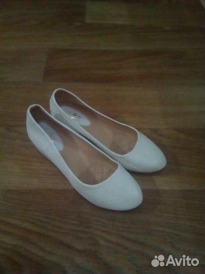 Белые туфли