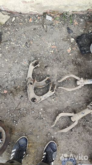 Рычаг передний верхний stratus