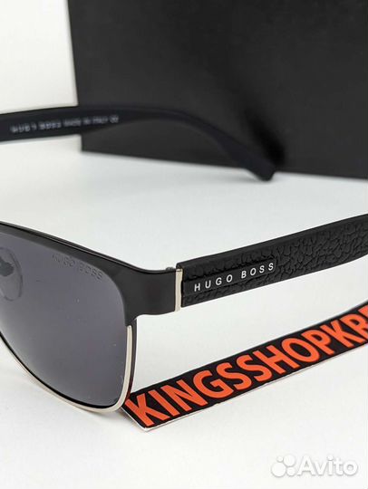 Солнцезащитные очки Hugo Boss