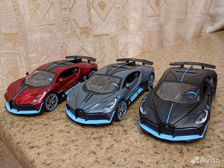 Bugatti Divo красный в масштабе 1 32