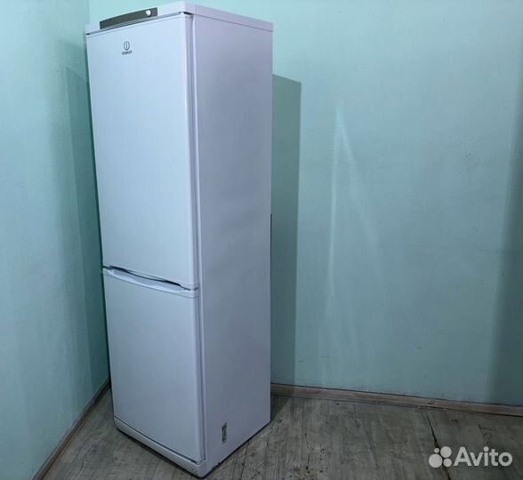 Холодильник indesit by