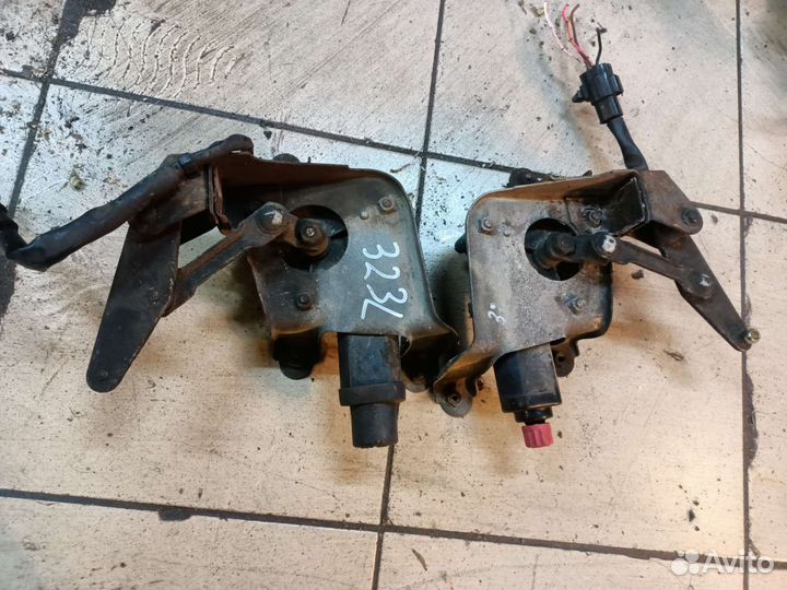 Механизм поднятия фар Mazda 323 BG