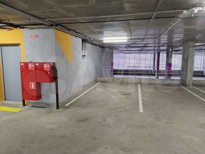 Машиноместо, 14 м²